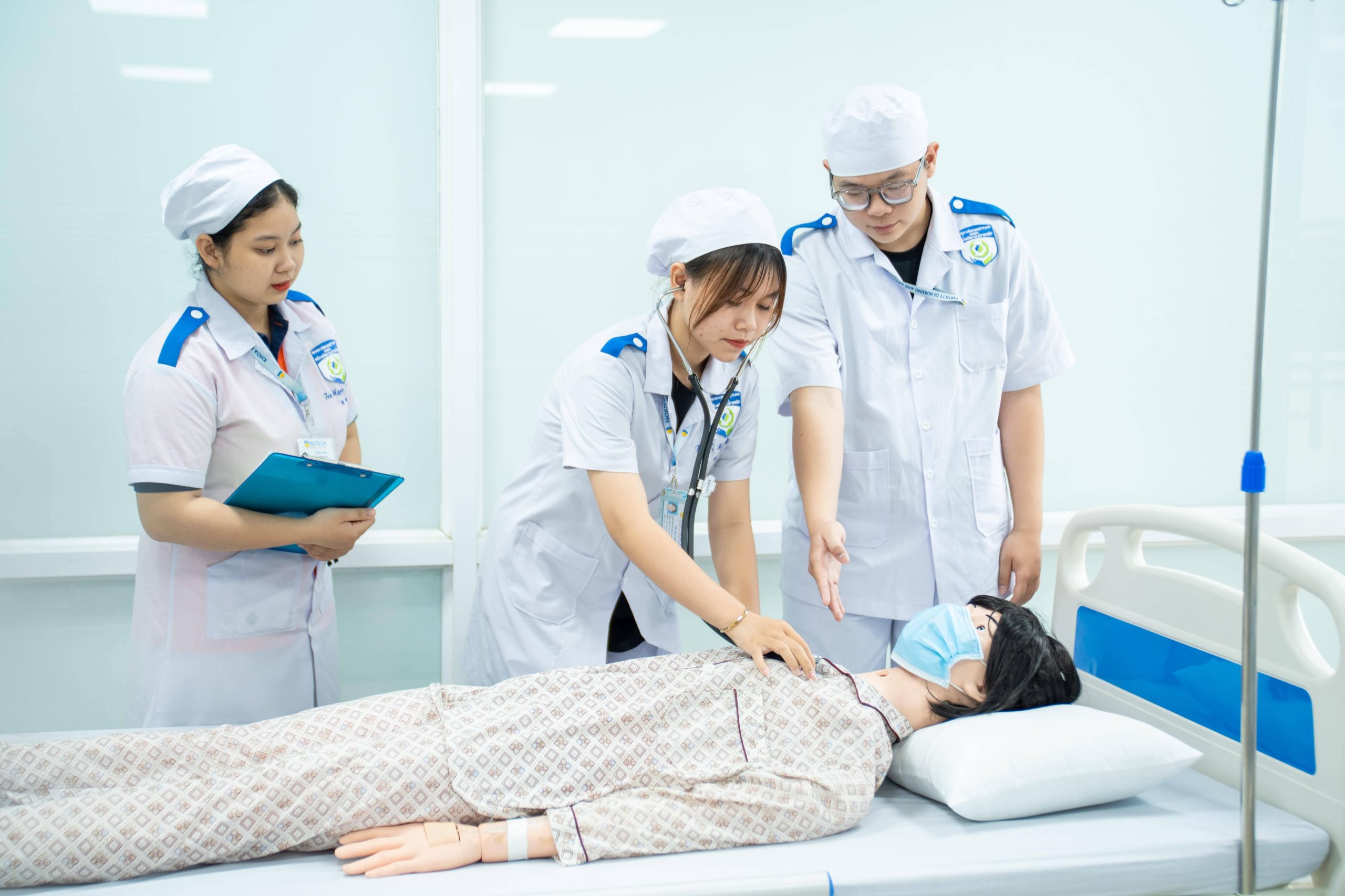 Ngành Điều dưỡng cần học những môn gì