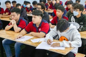 Cơ hội việc làm của sinh viên phụ thuộc vào nhiều yếu tố như ngành học, chuyên môn, kỹ năng thực hành và kinh nghiệm thực tế